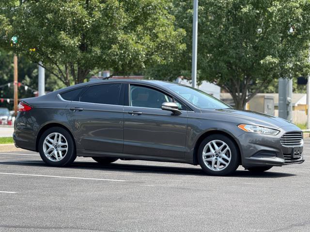 Photo of 2016 Gray Ford Fusion