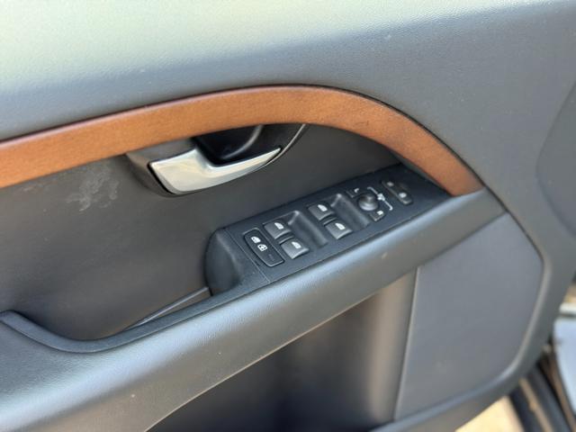 Photo of 2010 Black Stone Volvo XC70