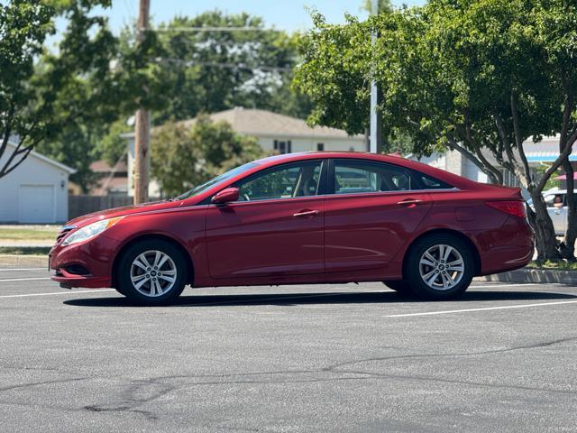 Photo of 2013 Sparkling Ruby Mica Hyundai SONATA