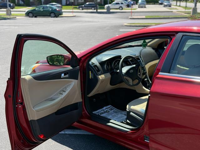 Photo of 2013 Sparkling Ruby Mica Hyundai SONATA