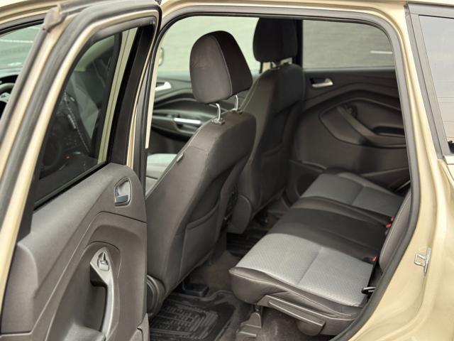 Photo of 2017 White Gold Metallic Ford Escape