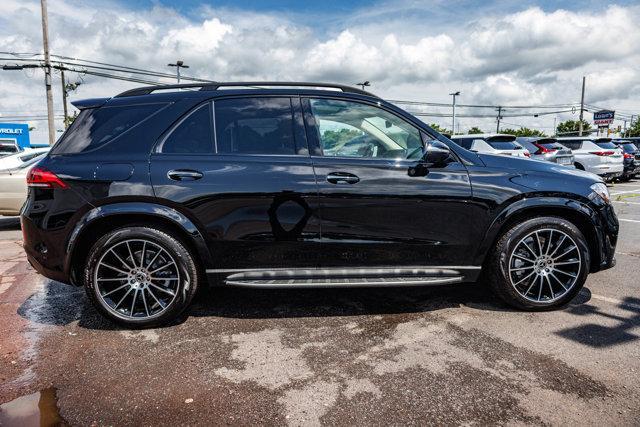 Photo of 2023 Black Mercedes-Benz GLE 350