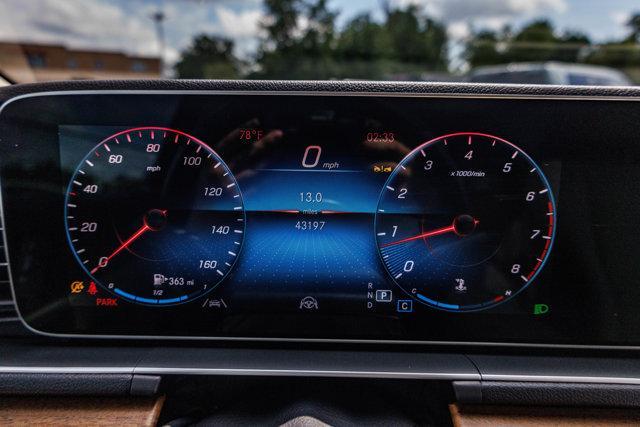 Photo of 2023 Black Mercedes-Benz GLE 350