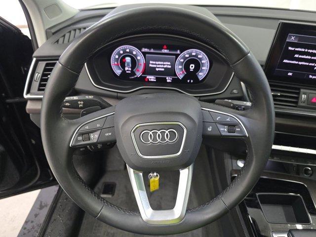 Photo of 2023 Mythos Black Metallic Audi Q5