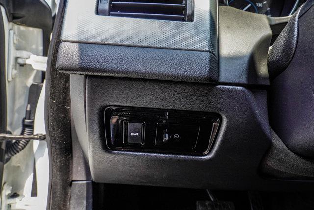 Photo of 2017 Polaris White Jaguar XF
