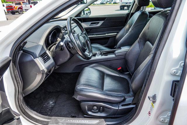 Photo of 2017 Polaris White Jaguar XF
