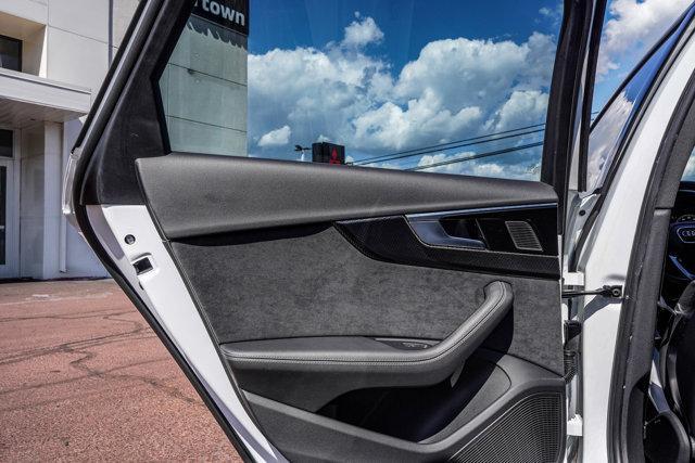 Photo of 2022 Glacier White Metallic Audi S4