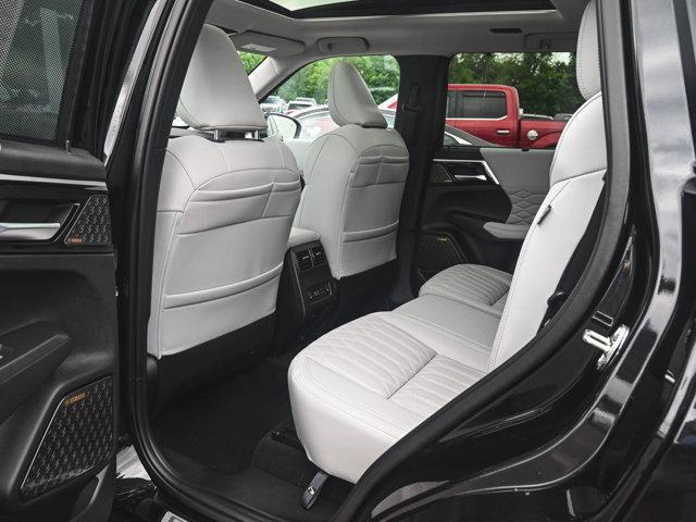 Photo of 2025 Black Diamond Mitsubishi Outlander