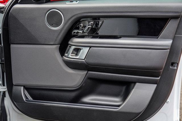 Photo of 2022 Fuji White Land Rover Range Rover