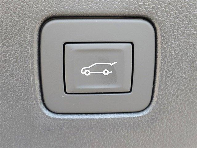 Photo of 2025 White Buick Envista