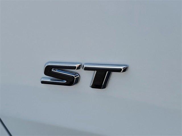 Photo of 2025 White Buick Envista