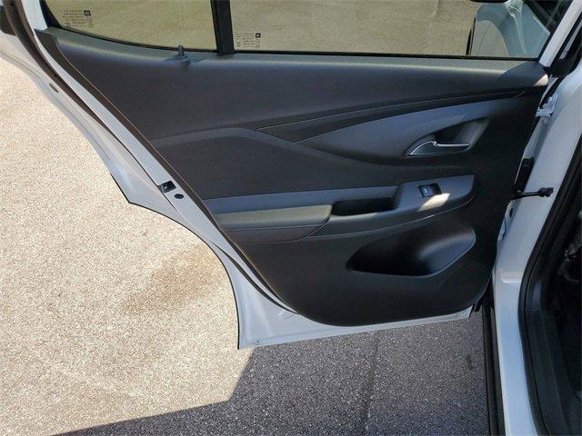 Photo of 2025 White Buick Envista