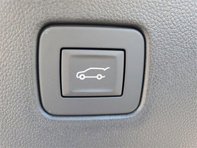 Photo of 2025 White Buick Envista