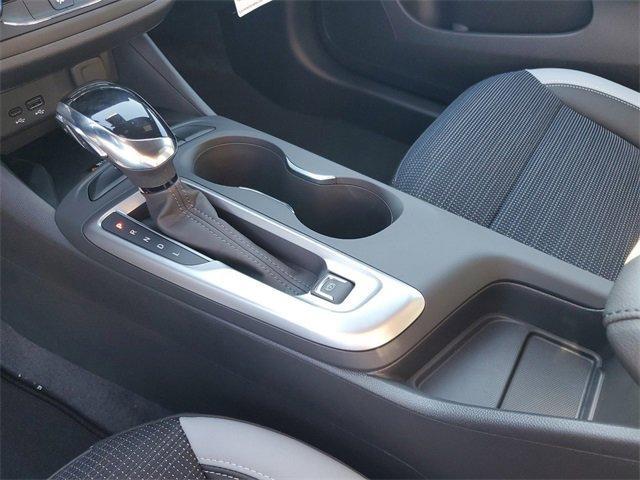 Photo of 2025 White Buick Envista