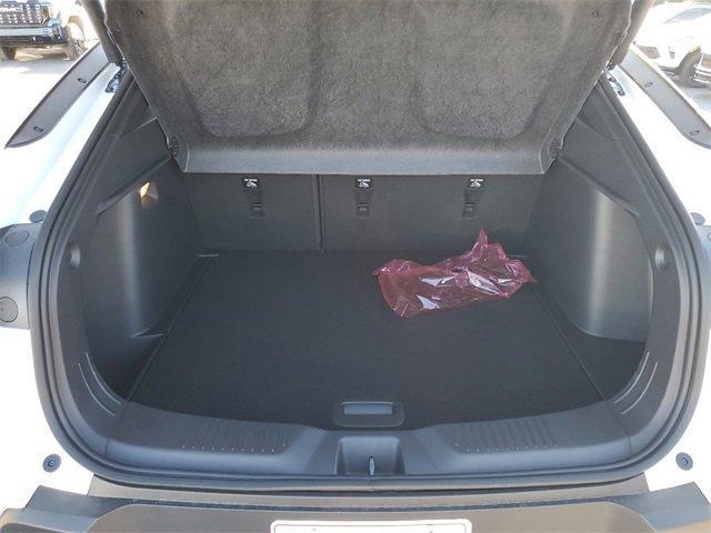 Photo of 2025 White Buick Envista