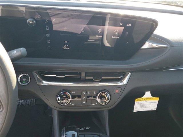 Photo of 2025 White Buick Envista