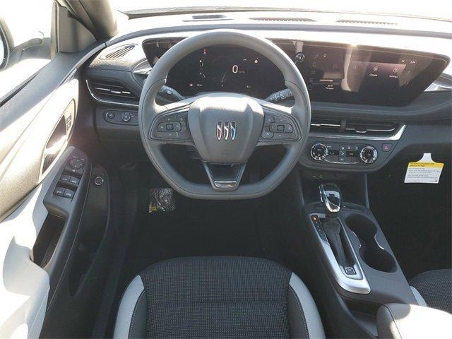 Photo of 2025 White Buick Envista