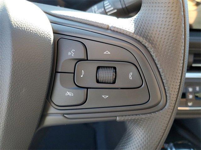 Photo of 2025 White Buick Envista
