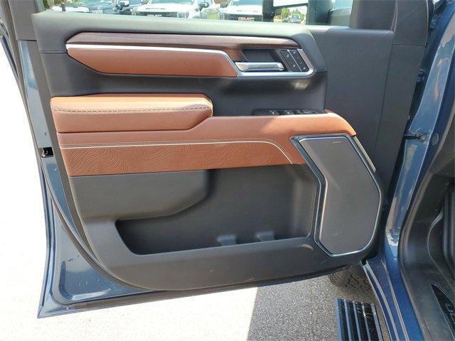 Photo of 2025 Blue GMC Sierra 2500