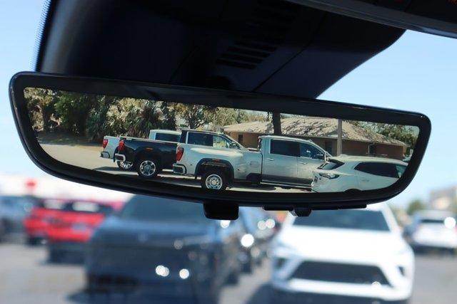 Photo of 2026 White Tri-Coat Buick Enclave