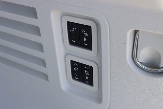 Photo of 2026 White Tri-Coat Buick Enclave
