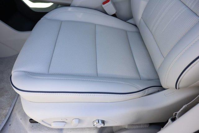 Photo of 2026 White Tri-Coat Buick Enclave