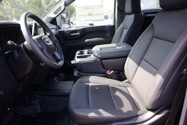 Photo of 2025 Summit White GMC Sierra 2500