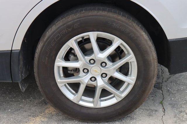 Photo of 2022 Silver Ice Metallic Chevrolet Equinox