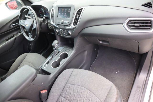 Photo of 2022 Silver Ice Metallic Chevrolet Equinox