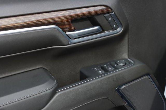 Photo of 2024 Summit White GMC Sierra 1500