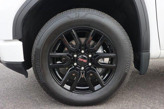Photo of 2024 Summit White GMC Sierra 1500