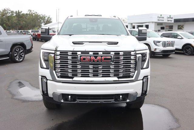 Photo of 2025 White Frost Tri-Coat GMC Sierra 2500