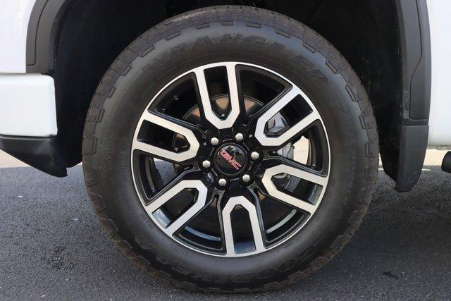 Photo of 2025 Summit White GMC Sierra 1500