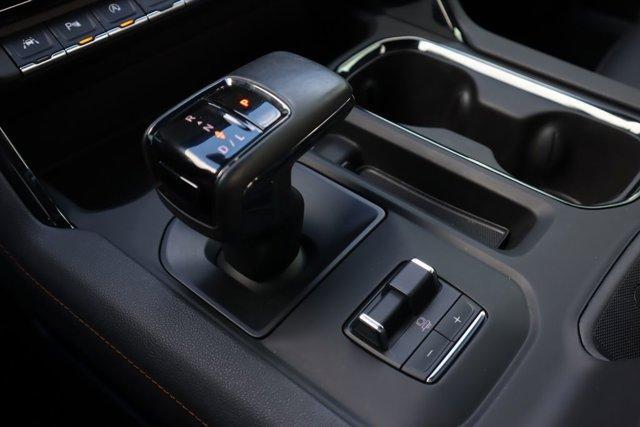 Photo of 2025 Summit White GMC Sierra 1500