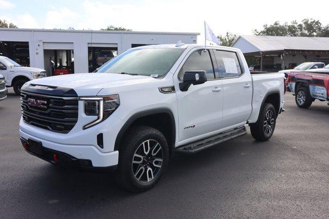 Photo of 2025 Summit White GMC Sierra 1500