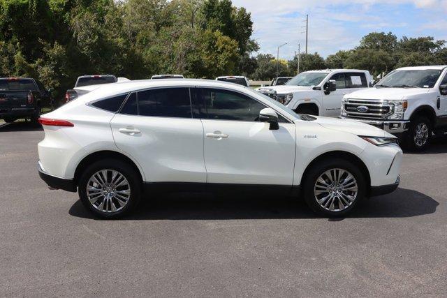 Photo of 2021 White Toyota Venza