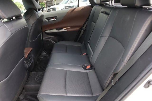 Photo of 2021 White Toyota Venza