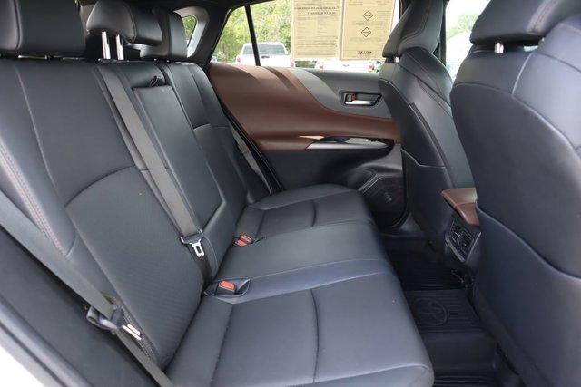 Photo of 2021 White Toyota Venza