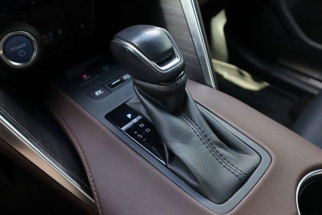 Photo of 2021 White Toyota Venza
