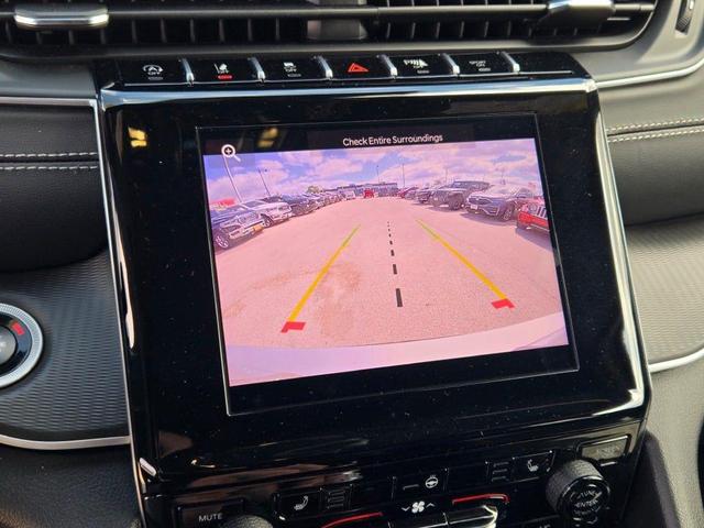 Photo of 2025 Silver Zynith Jeep Grand Cherokee L