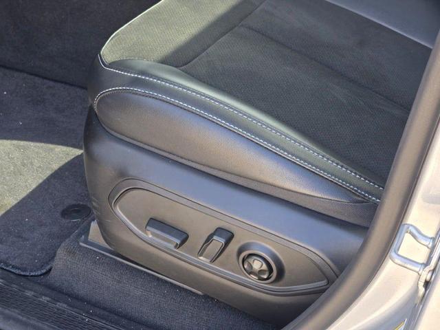 Photo of 2025 Silver Zynith Jeep Grand Cherokee L