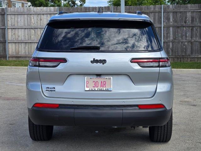Photo of 2025 Silver Zynith Jeep Grand Cherokee L