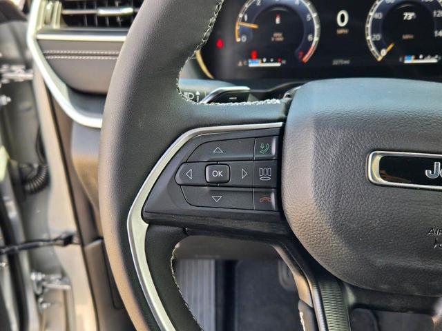 Photo of 2025 Silver Zynith Jeep Grand Cherokee L