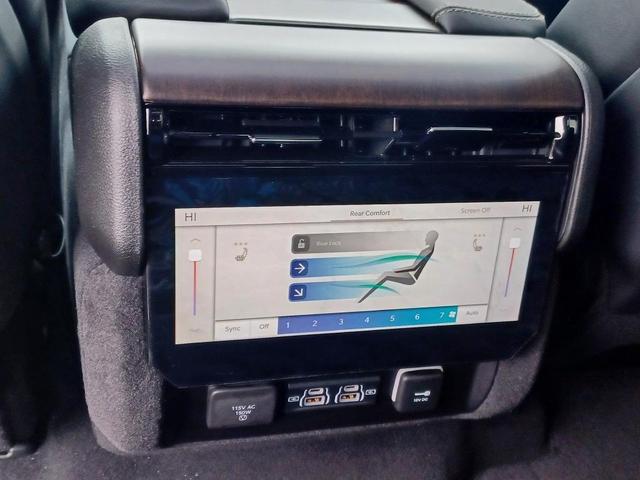 Photo of 2024 Diamond Black Crystal Pearlcoat Jeep Grand Wagoneer L
