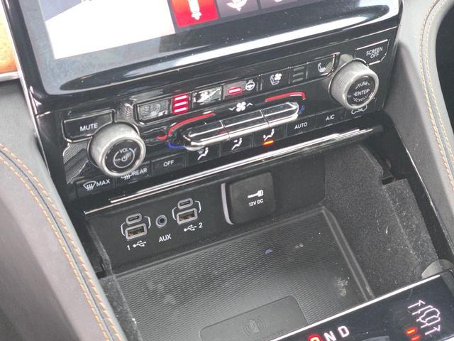 Photo of 2021 Diamond Black Crystal Pearlcoat Jeep Grand Cherokee L