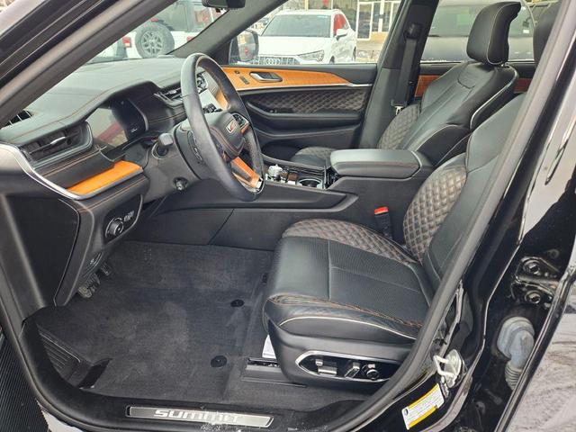Photo of 2021 Diamond Black Crystal Pearlcoat Jeep Grand Cherokee L