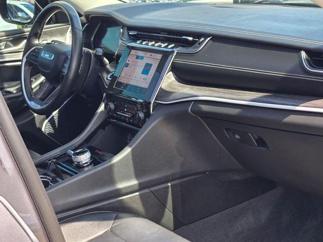 Photo of 2021 Baltic Gray Metallic Clearcoat Jeep Grand Cherokee L
