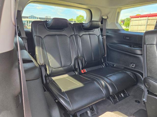 Photo of 2021 Baltic Gray Metallic Clearcoat Jeep Grand Cherokee L