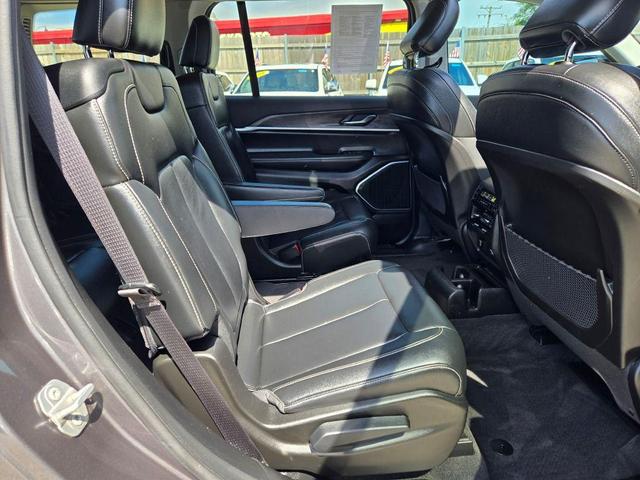 Photo of 2021 Baltic Gray Metallic Clearcoat Jeep Grand Cherokee L