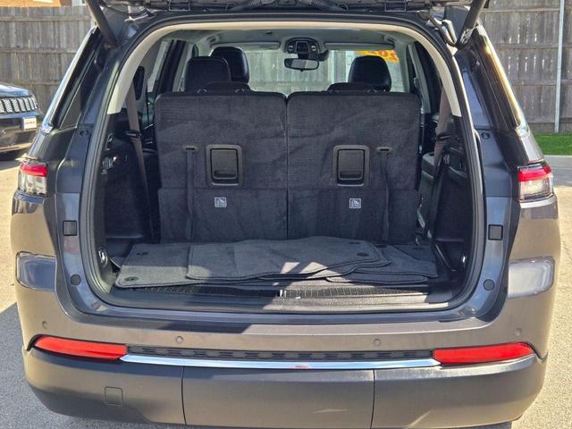 Photo of 2021 Baltic Gray Metallic Clearcoat Jeep Grand Cherokee L
